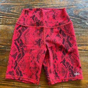 NWOT Alo biker shorts size xs